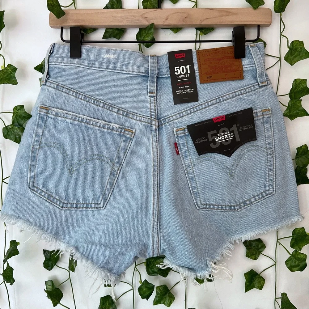 NWT Levi’s High Rise 501 Denim Shorts Size 28 - Picture 5 of 8